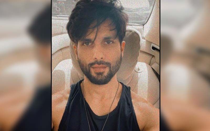 Shahid Kapoor Leaves Netizens Gushing Over His Dapper Looks As He Drops A Candid Selfie From His Swanky Car-See Pic