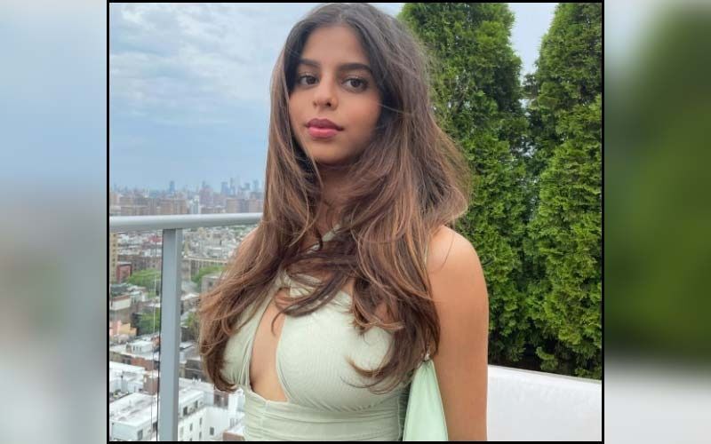 Suhana Khan Sizzles In A Red Saree As She Turns Muse For Manish Malhotra; Mom Gauri Khan Loves The 'Vibe', BFF Shanaya Kapoor Has THIS To Say