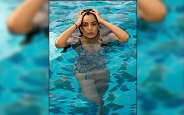 Bigg Boss 12 Fame Srishty Rode Looks Piping Hot Donning A Printed Swimsuit; Impressed Fans Call Her ‘Waterbaby’- SEE PHOTO 