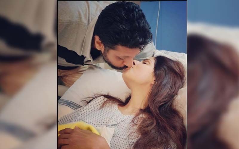 Cancer Survivor Chhavi Mittal Shares A Passionate KISS With Hubby Mohit Hussein As They Celebrate Wedding Anniversary In Hospital-See PICS