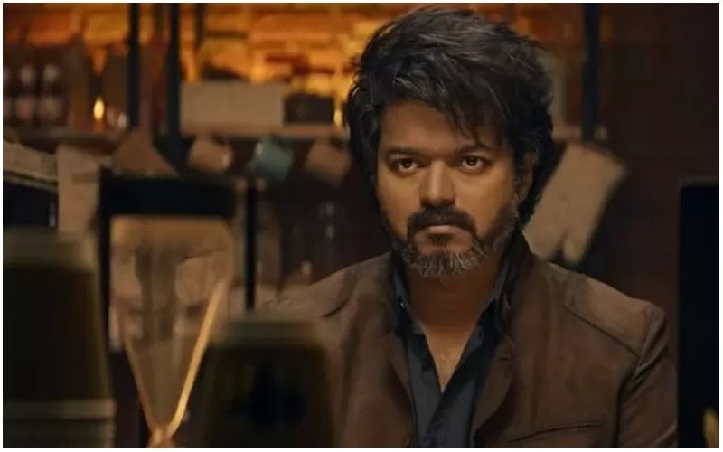 WHAT! Thalapathy Vijay’s Leo Screening In US Interrupted After Distributor Tears Down The Theatre Screen – WATCH VIRAL VIDEO