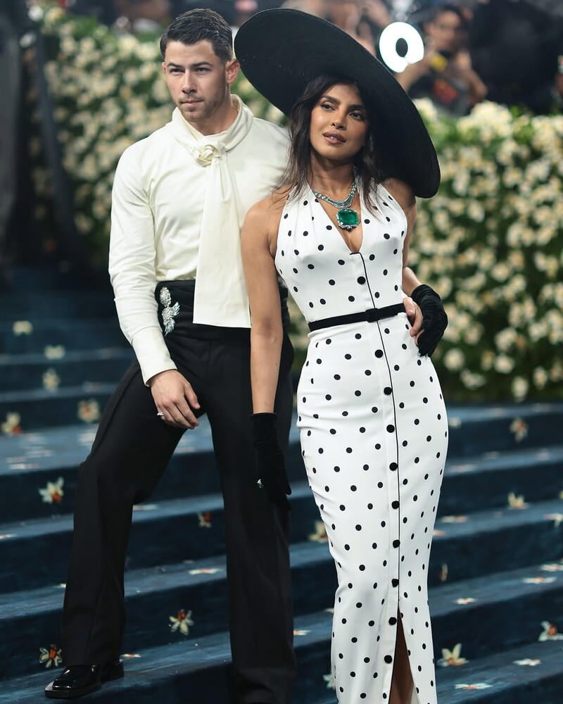 queen bee priyanka chopra jonas owns the night at the met gala 2025 once again queen bee priyanka chopra jonas owns the night at the met gala 2025 once again