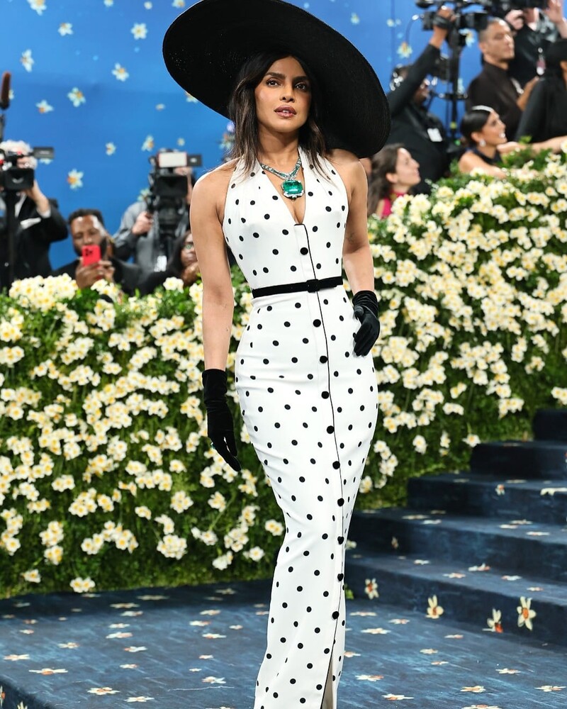 queen bee priyanka chopra jonas owns the night at the met gala 2025 once again queen bee priyanka chopra jonas owns the night at the met gala 2025 once again