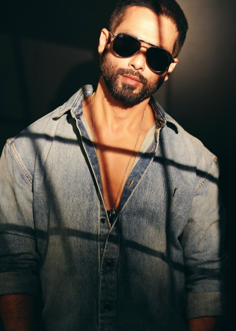 hrithik roshan to guru randhawa these b town men show how to ace the denim formula without playing it safe