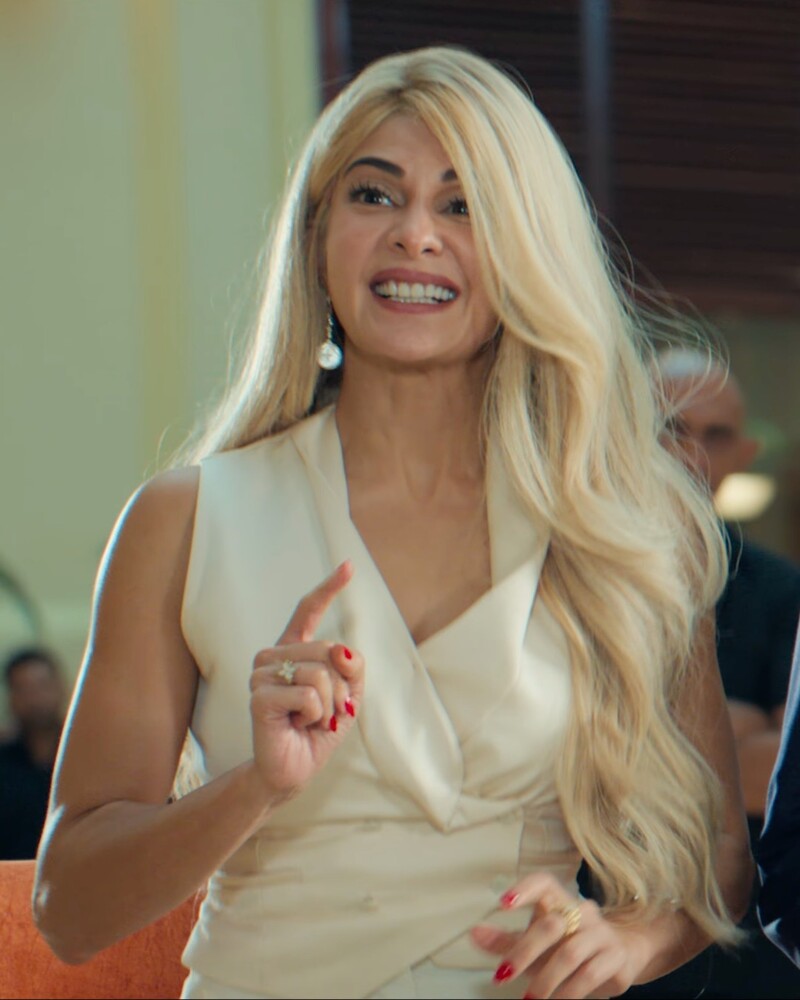  being blonde was a lot of fun jacqueliene fernandez opens up about her glamorous blonde look in welcome to the jungle