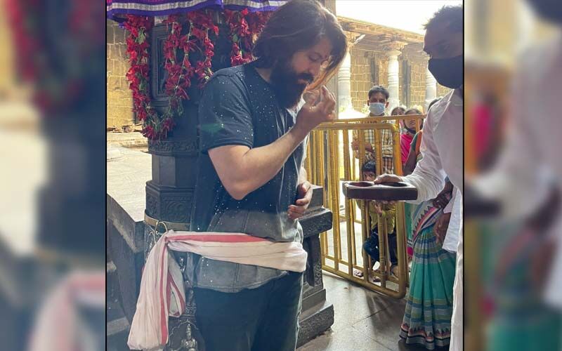 VIRAL! Yash Seeks Blessings At Tirupati And Simmachalam Temples Ahead Of His Film KGF: Chapter 2's Grand Release -SEE PICS