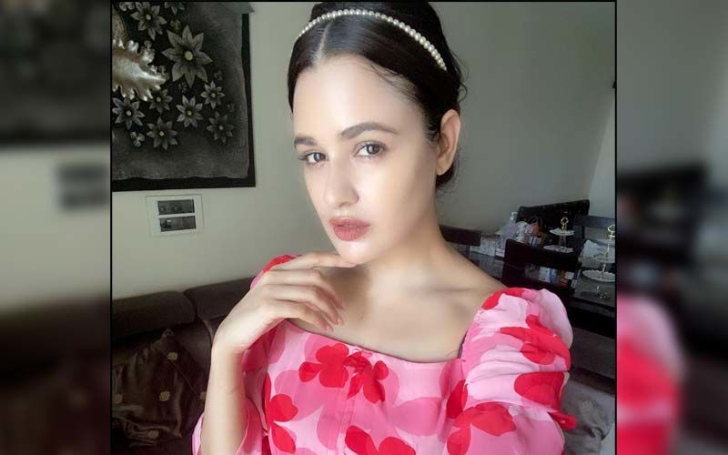 Bigg Boss 9 Fame Yuvika Chaudhary Arrested For Using Casteist Slur In A Video; Actress Released On Interim Bail