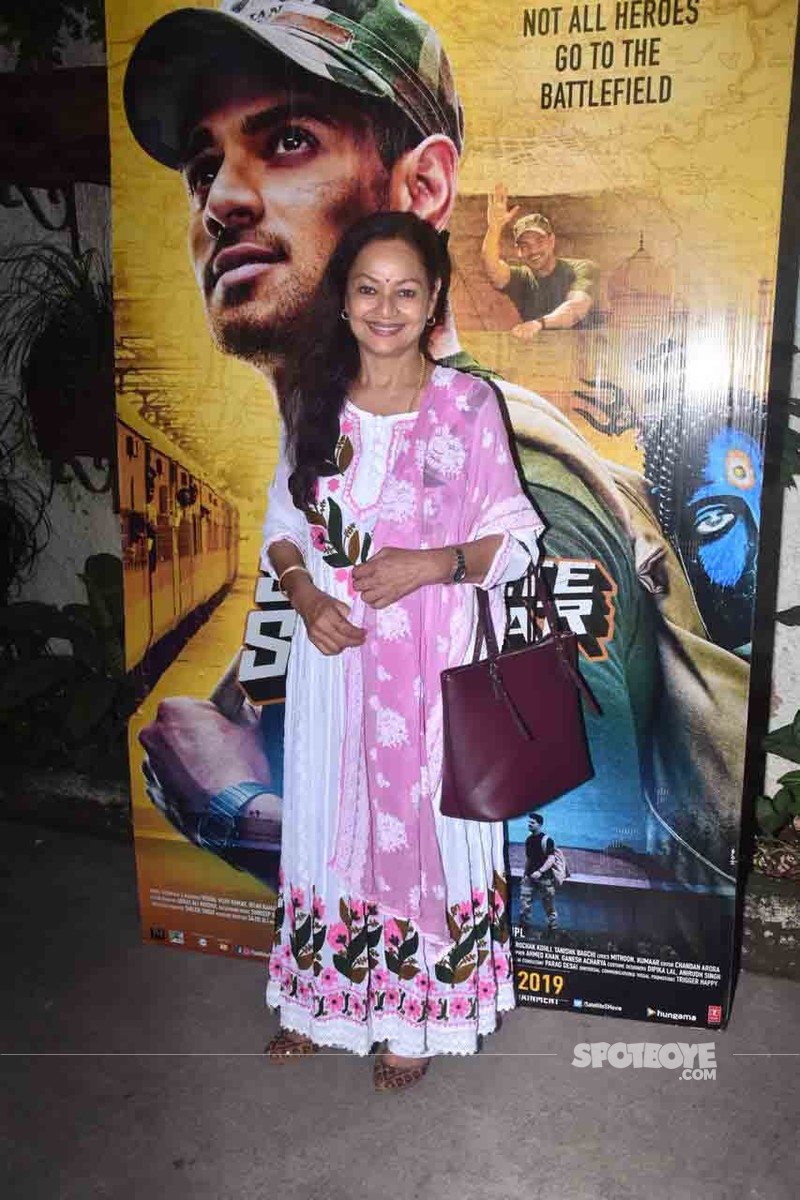 Zarina Wahab Re Admitted To The Hospital After Aditya Pancholi And