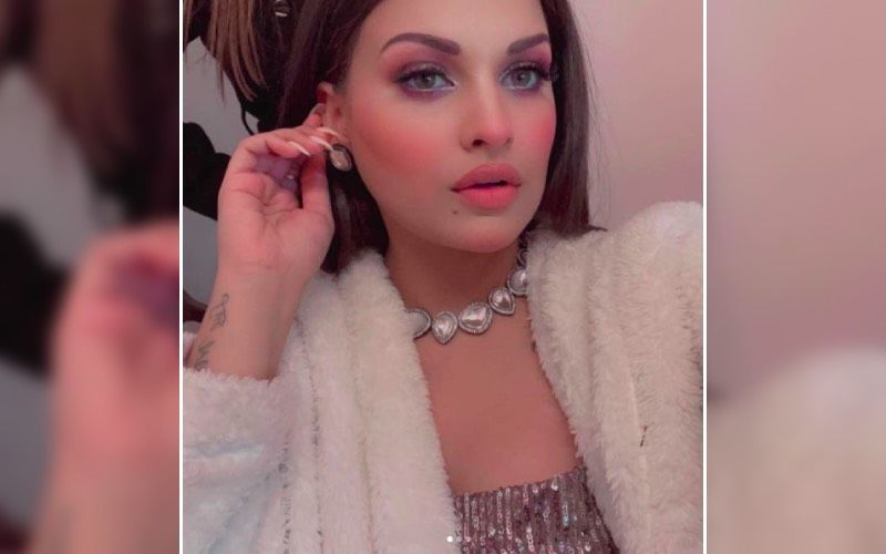 Bigg Boss 13’s Himanshi Khurana Takes The First Dose Of COVID-19 Vaccination; Says She Felt A Tinge Of Dizziness For A Few Minutes