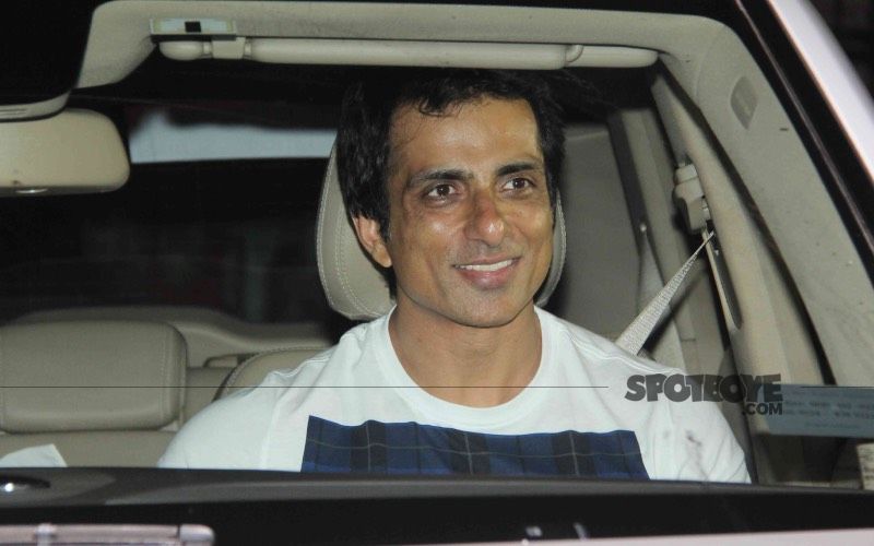 Sonu Sood Asks India To Stay Strong As He Arranges For Oxygen Cylinders; Tweets ‘It's On Your Way’ - PIC INSIDE