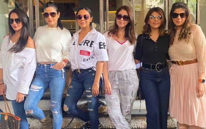 Shah Rukh Khan’s Wifey Gauri Khan Has A Chill Saturday As She Catches Up With Besties Maheep Kapoor, Seema Khan And Bhavana Pandey - See Pic