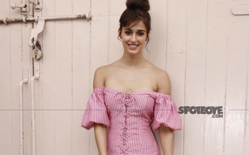 Hours After Mumbai Police Books Tiger Shroff And Disha Patani For Flouting COVID-19 Rules, Stunning Lady Shares A Hot Beach Throwback Picture — See Pic