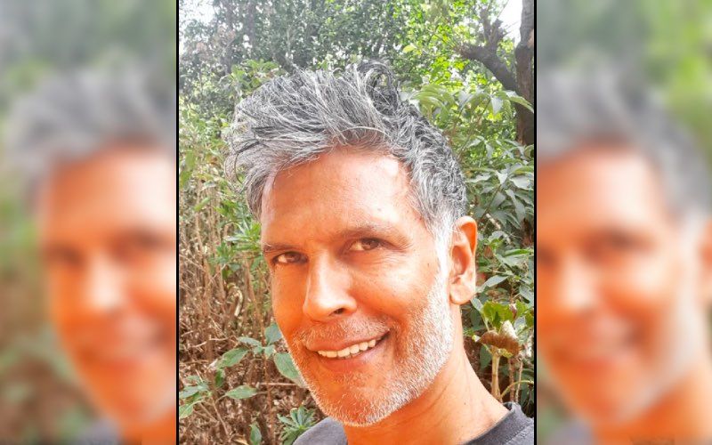 Milind Soman Makes Headstand Look So Easy Peasy; Netizens Compliment Him For Having 'A Great Control Over Body’ – VIDEO
