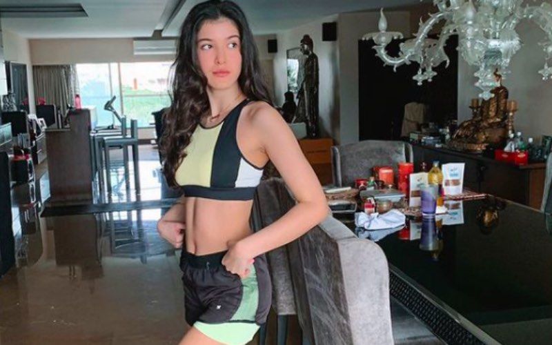 Shanaya Kapoor Has All The Inside Goss On Bollywood, Star Kid Reveals Where She Gets All The 'Gup' From