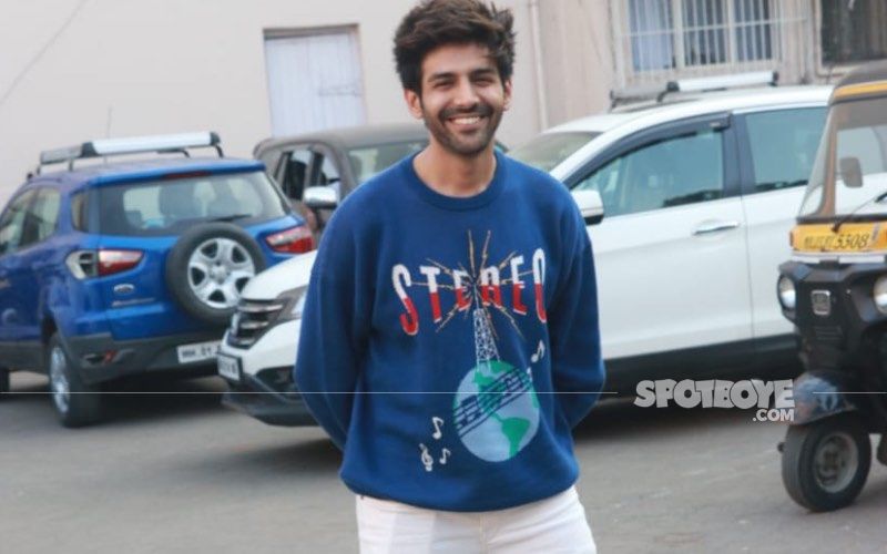 COVID-19 Positive Kartik Aaryan Flaunts His ‘Glowing Tvacha’; Shares His Hilarious Take On Night Curfew