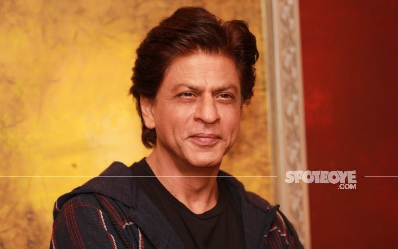 Shah Rukh Khan Gives A Thoughtful Advice To All The Girls During #AskSRK; Reminds Them ‘You Are Unique’