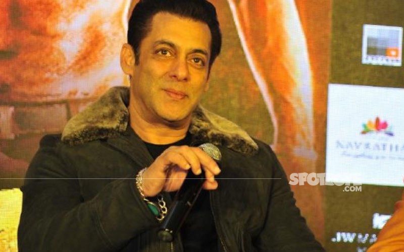 Salman Khan Flaunts His Chiseled And Toned Body; Fans Exclaim, 'Mashallah'