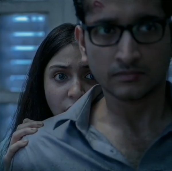 a still of parambrata chatterjee and anushka sharma from pari