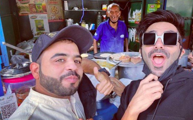 Aparshakti Khurana Visits 'Baba Ka Dhaba' To Have The Best Matar Paneer; Chats Up With The Old Husband-Wife Duo