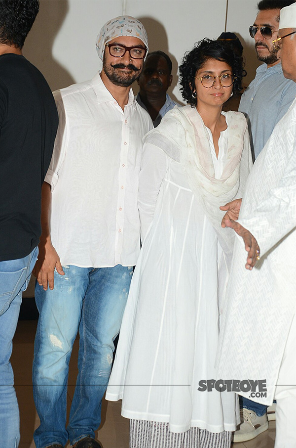 aamir khan and kiran rao at vinod khanna prayer meet