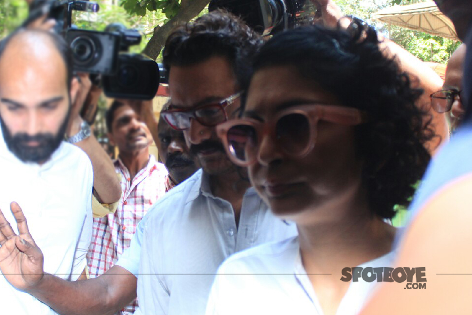 aamir khan and kiran rao attend reema lagoos funeral