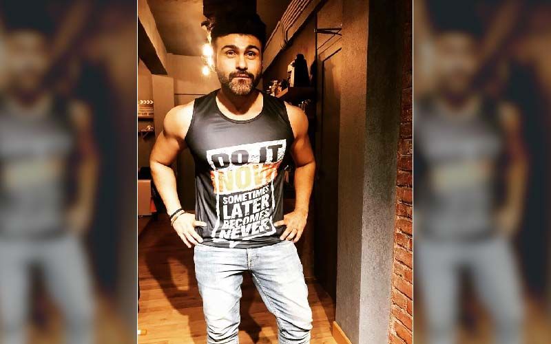 Aarya Babbar Shares Pic With His Father On Instagram, Looks Like Him