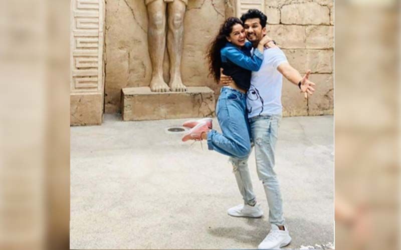 Abhijeet and Sukhada Khandkekar celebrate a romantic vacation in Singapore together giving us couple goals
