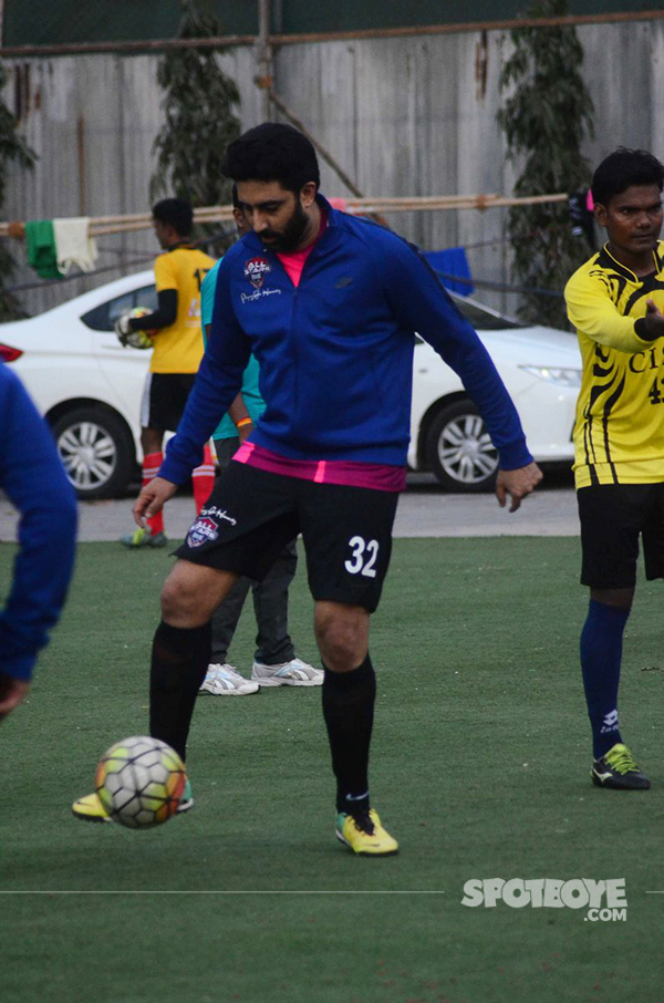 abhishek bachchan playing football
