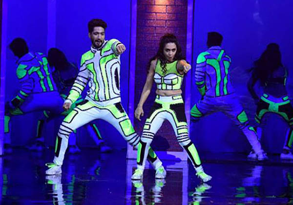 abigail pande and sanam johar in a still from nach baliye 8