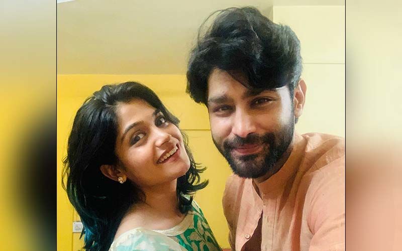 Isha Ketkar's Wishes For Beau Rishi Saxena On His Birthday Are Purely Adorable