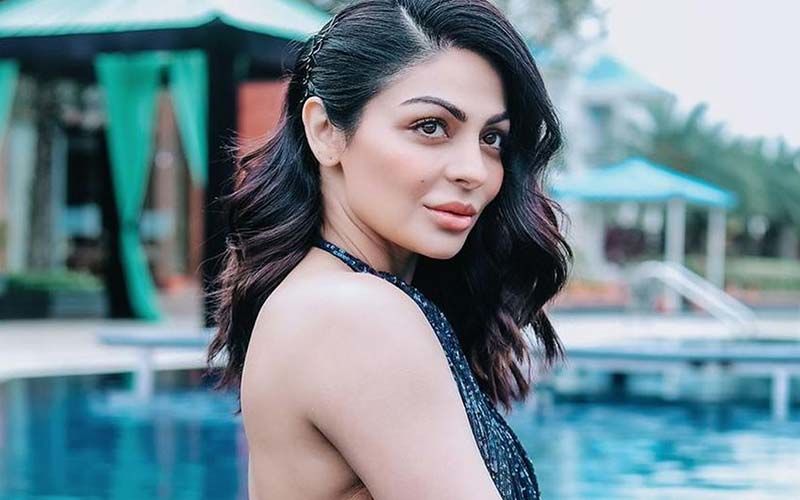 Neeru Bajwa Enjoys Poolside In A Gorgeous Ethnic Suit; We Wonder If he Location Is More Beautiful Or Her