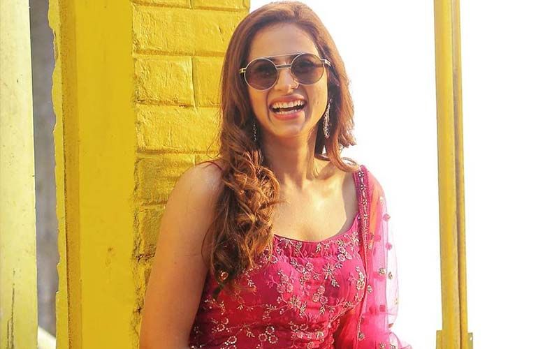 Sargun Mehta Gives Fans Reasons To Smile Through Her Latest Reel Video; Don’t Miss It