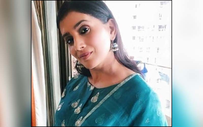 Sonali Kulkarni Wishes Hubby Dearest A Happy 50th And 11th Anniversary