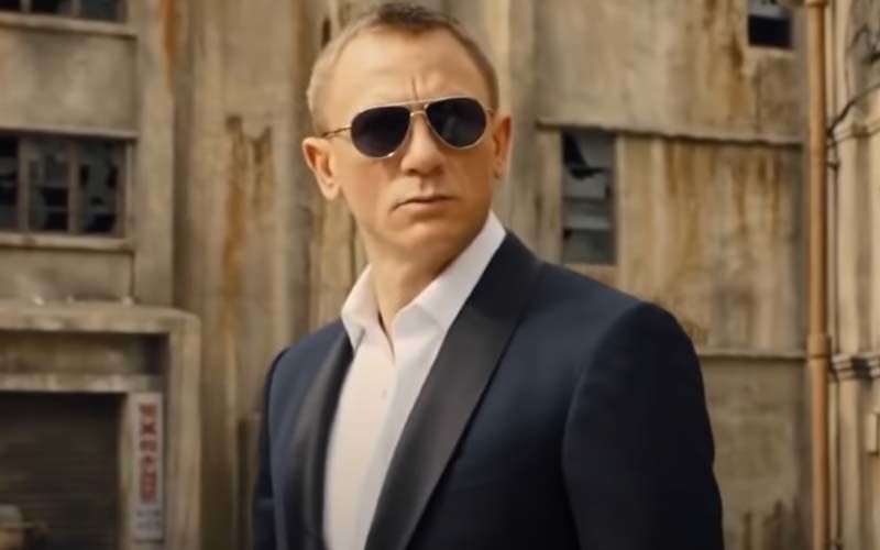 Daniel Craig Receives British Honour Meant For Real Life Spies From Queen Elizabeth Netizens 