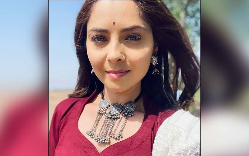 Sonalee Kulkarni Gives Fans Major Vacation Goals With Her Beach Look