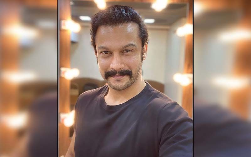 Addinath Kothare Makes Netizens Drool Over His Machismo In A Dapper Suit