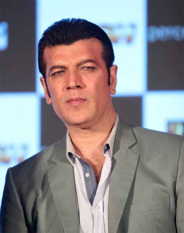 aditya pancholi blackmailed