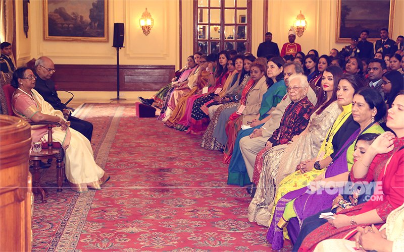 PICS: Aishwarya Rai Bachchan Meets President Ram Nath Kovind