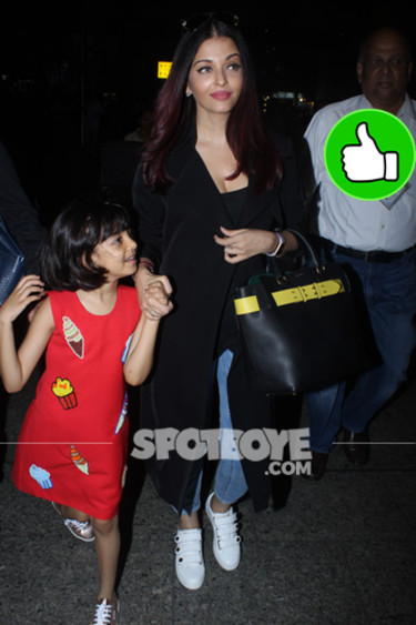 aishwarya rai with daughter aaradhya at the airport