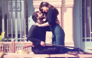 Baadshaho First Song Look: Ajay Devgn & Ileana D’Cruz Look Lost In Love In ‘Mere Rashke Qamar’