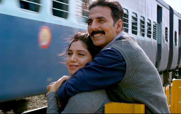 akshay kumar and bhumi pednekar  in toilet ek prem katha