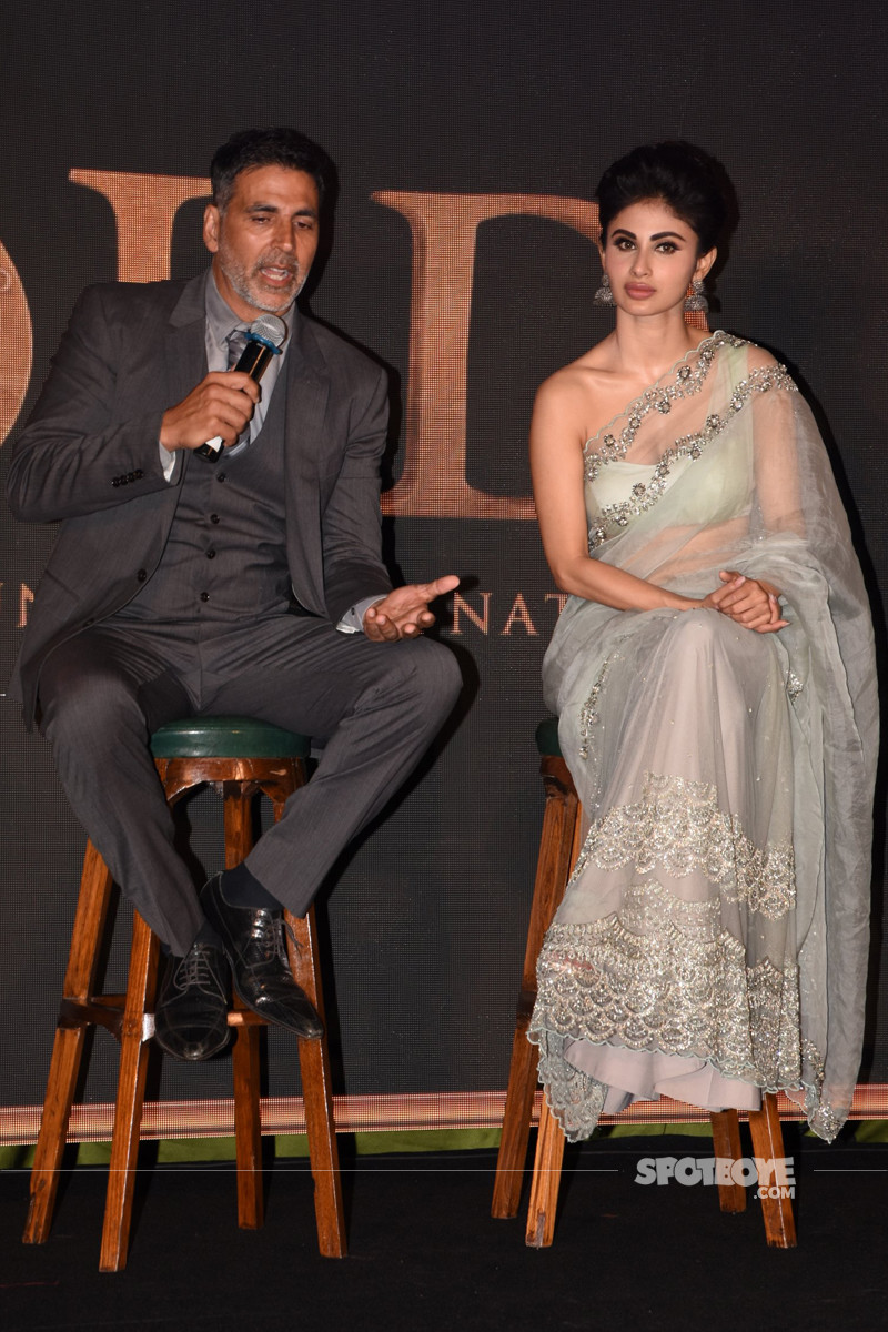 akshay kumar and mouni roy adress the media