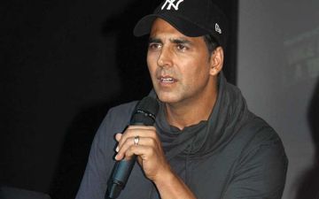 Akshay Kumar Clarifies He 'Liked' Video Mocking Attack On Jamia Students By Mistake