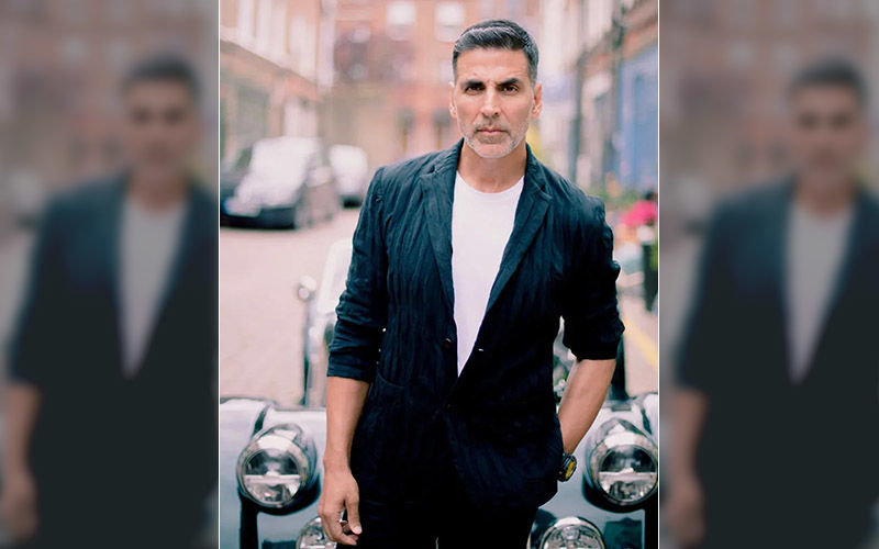 Akshay Kumar Fulfills Mom’s Wish On Her Birthday; Takes Her To Her ‘Favourite Place’ – VIDEO