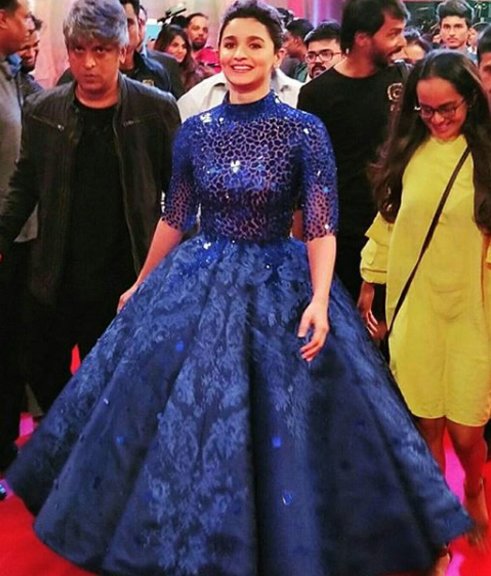 alia bhatt at zee cine awards