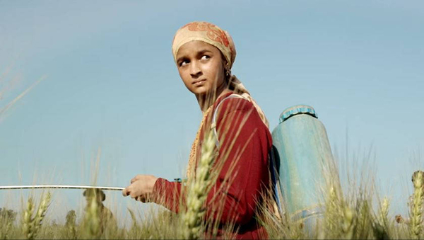 alia bhatt in a still from udta punjab