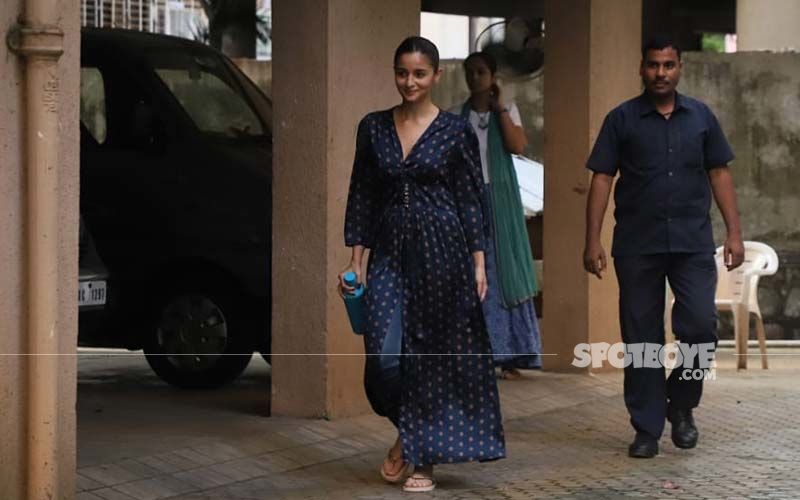 Alia Bhatt Spotted At Sanjay Leela Bhansali’s Office; Actress Flashes Brightest Smile For Paps