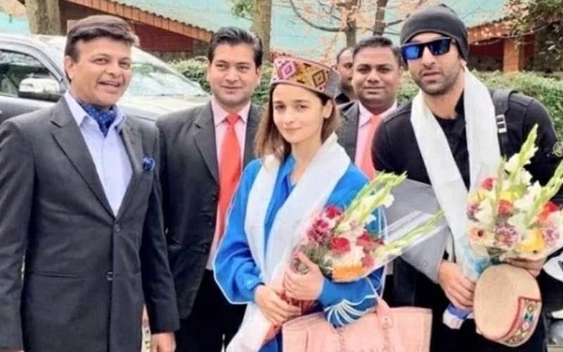 Ahead Of Brahmastra Shoot Alia Bhatt And Ranbir Kapoor Get A Warm Manali Welcome By The Locals