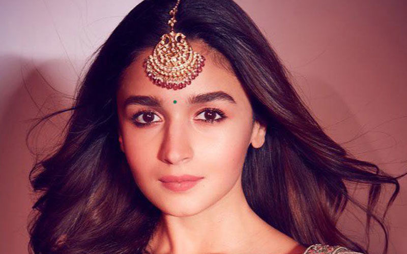Recreate Alia Bhatt's Signature Dewy Makeup Look With These Products Under Rs 500