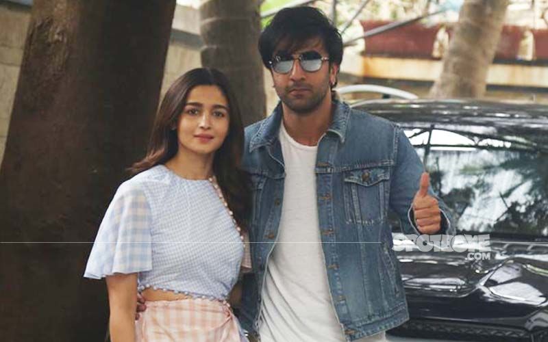 When Alia Bhatt Crooned Yeh Dooriyan With Ranbir Kapoor During Highway Promotions; Actress Left Fans Mesmerized With Her Talent- VIDEO
